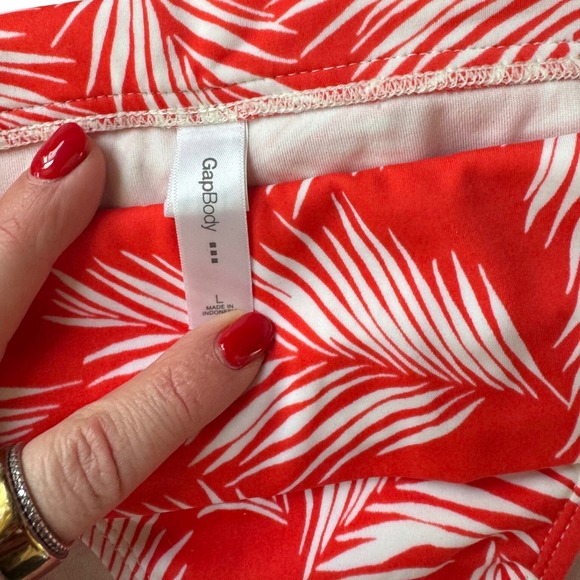 GapBody Tropical Leaf Print Bikini Top Red White Halter Swimwear Size Medium NWT - Picture 4 of 4